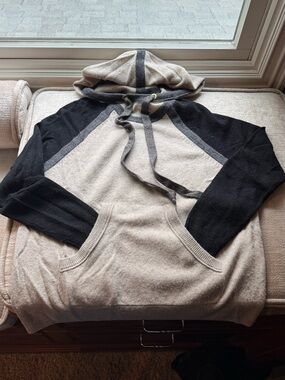 Women's Two-Tone Crewneck Hoodie Sweater - Beige & Black
